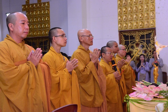 Chùa Giác Ngộ: Trang nghiêm đại lễ Phật đản và quy y Tam Bảo PL. 2560 – DL. 2016
