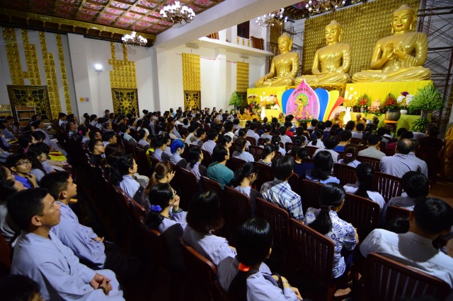 Chùa Giác Ngộ: Trang nghiêm đại lễ Phật đản và quy y Tam Bảo PL. 2560 – DL. 2016