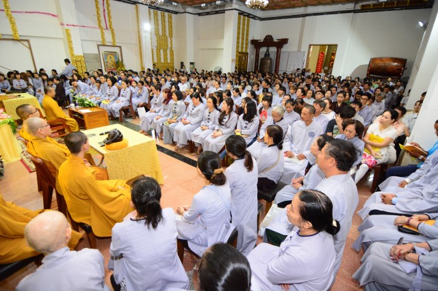 Chùa Giác Ngộ: Trang nghiêm đại lễ Phật đản và quy y Tam Bảo PL. 2560 – DL. 2016