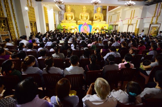 Chùa Giác Ngộ: Trang nghiêm đại lễ Phật đản và quy y Tam Bảo PL. 2560 – DL. 2016