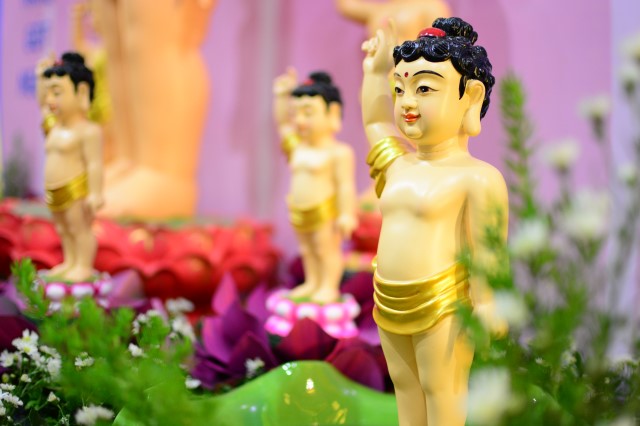 Chùa Giác Ngộ: Trang nghiêm đại lễ Phật đản và quy y Tam Bảo PL. 2560 – DL. 2016
