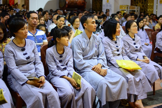 Chùa Giác Ngộ: Trang nghiêm đại lễ Phật đản và quy y Tam Bảo PL. 2560 – DL. 2016