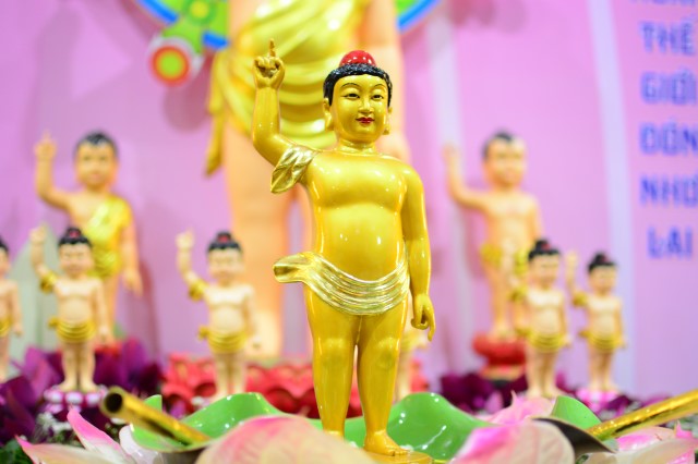 Chùa Giác Ngộ: Trang nghiêm đại lễ Phật đản và quy y Tam Bảo PL. 2560 – DL. 2016