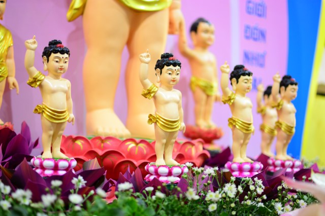 Chùa Giác Ngộ: Trang nghiêm đại lễ Phật đản và quy y Tam Bảo PL. 2560 – DL. 2016