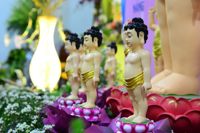 Chùa Giác Ngộ: Trang nghiêm đại lễ Phật đản và quy y Tam Bảo PL. 2560 – DL. 2016
