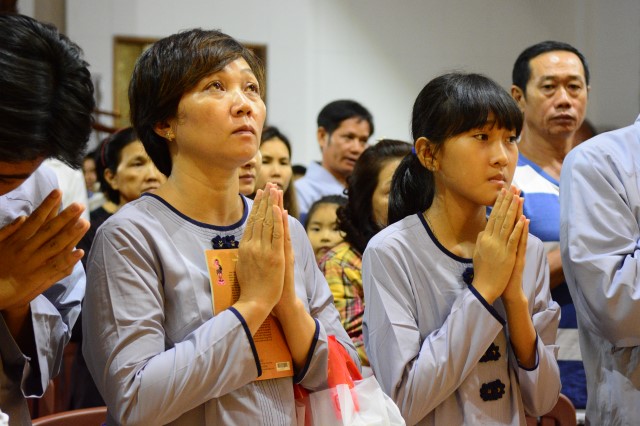 Chùa Giác Ngộ: Trang nghiêm đại lễ Phật đản và quy y Tam Bảo PL. 2560 – DL. 2016