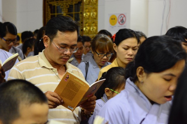 Chùa Giác Ngộ: Trang nghiêm đại lễ Phật đản và quy y Tam Bảo PL. 2560 – DL. 2016