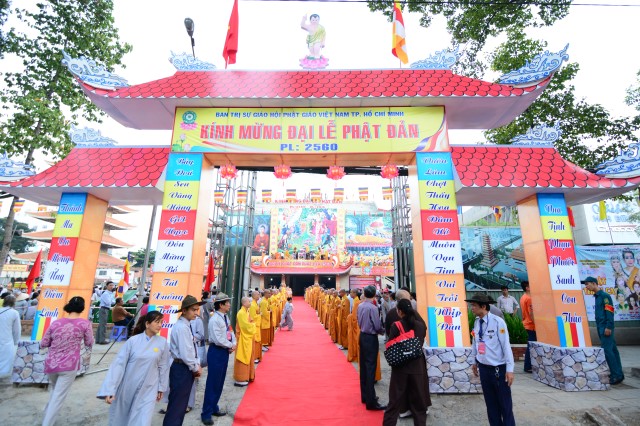 Phật giáo TP. HCM trang nghiêm cử hành đại lễ Phật đản PL. 2560 – DL. 2016