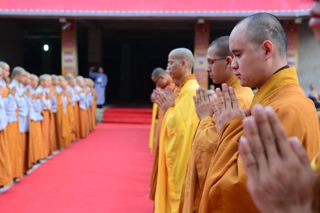 Phật giáo TP. HCM trang nghiêm cử hành đại lễ Phật đản PL. 2560 – DL. 2016