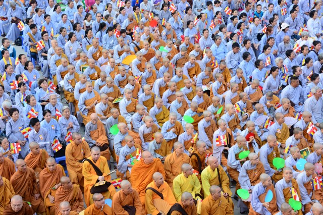 Phật giáo TP. HCM trang nghiêm cử hành đại lễ Phật đản PL. 2560 – DL. 2016