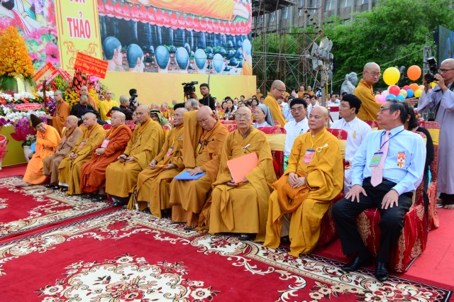 Phật giáo TP. HCM trang nghiêm cử hành đại lễ Phật đản PL. 2560 – DL. 2016