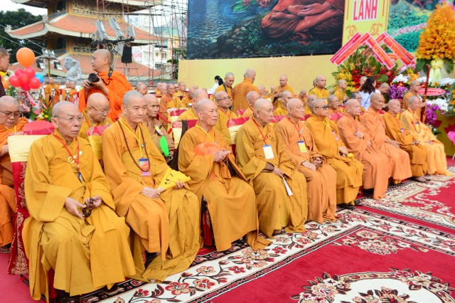 Phật giáo TP. HCM trang nghiêm cử hành đại lễ Phật đản PL. 2560 – DL. 2016