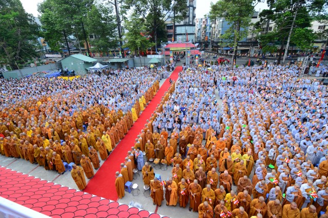 Phật giáo TP. HCM trang nghiêm cử hành đại lễ Phật đản PL. 2560 – DL. 2016