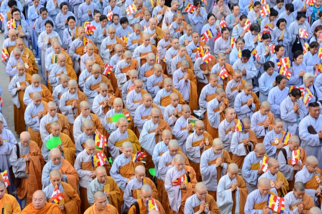 Phật giáo TP. HCM trang nghiêm cử hành đại lễ Phật đản PL. 2560 – DL. 2016