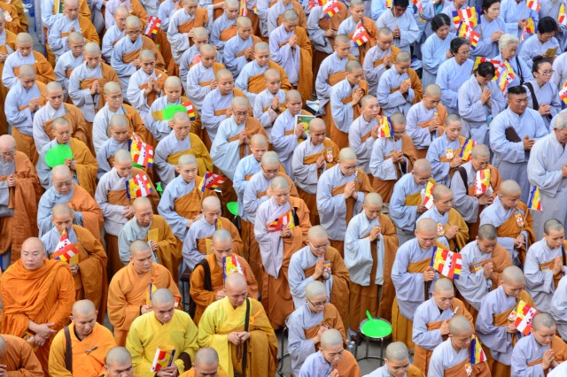 Phật giáo TP. HCM trang nghiêm cử hành đại lễ Phật đản PL. 2560 – DL. 2016