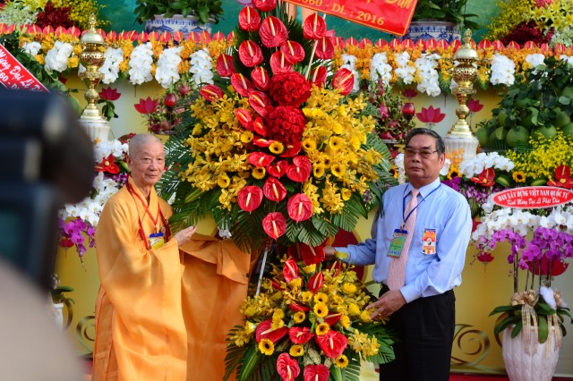 Phật giáo TP. HCM trang nghiêm cử hành đại lễ Phật đản PL. 2560 – DL. 2016