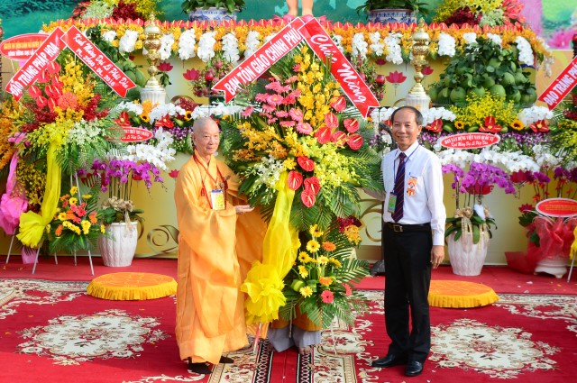 Phật giáo TP. HCM trang nghiêm cử hành đại lễ Phật đản PL. 2560 – DL. 2016