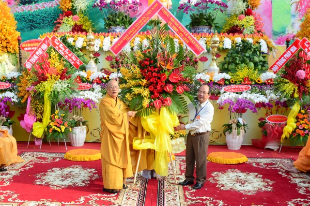Phật giáo TP. HCM trang nghiêm cử hành đại lễ Phật đản PL. 2560 – DL. 2016