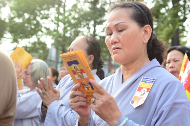 Phật giáo TP. HCM trang nghiêm cử hành đại lễ Phật đản PL. 2560 – DL. 2016