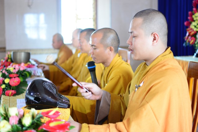 Chùm ảnh: Lễ hằng thuận của hai phụng sự viên chùa Giác Ngộ