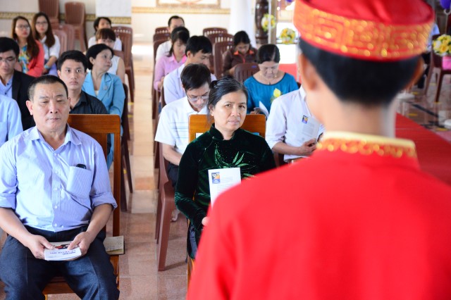 Chùm ảnh: Lễ hằng thuận của hai phụng sự viên chùa Giác Ngộ