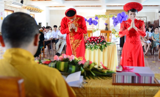 Chùm ảnh: Lễ hằng thuận của hai phụng sự viên chùa Giác Ngộ