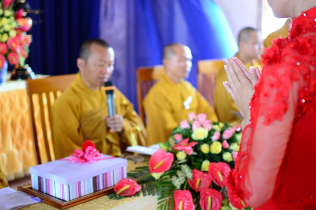 Chùm ảnh: Lễ hằng thuận của hai phụng sự viên chùa Giác Ngộ