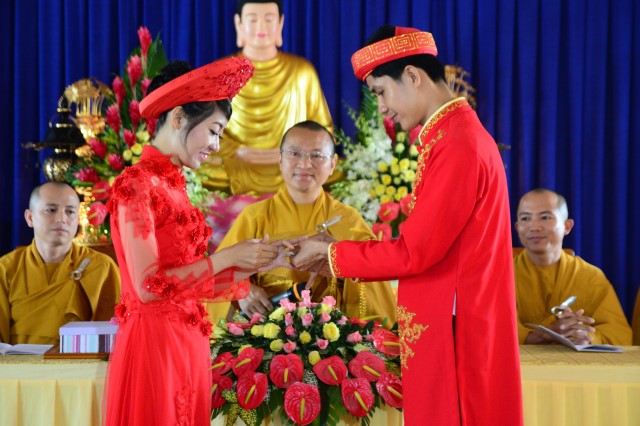 Chùm ảnh: Lễ hằng thuận của hai phụng sự viên chùa Giác Ngộ