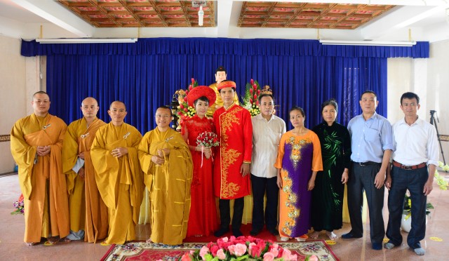 Chùm ảnh: Lễ hằng thuận của hai phụng sự viên chùa Giác Ngộ