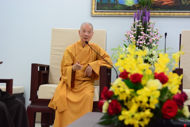 Tăng Ni sinh nội trú tại học viện PGVN tại TP. HCM tác pháp an cư mùa hạ đầu tiên
