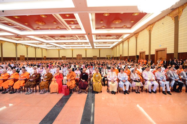 TT. Thích Nhật Từ nhận bằng tiến sĩ danh dự của trường đại học Mahachulalongkorn - Thái Lan