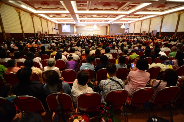 TT. Thích Nhật Từ nhận bằng tiến sĩ danh dự của trường đại học Mahachulalongkorn - Thái Lan