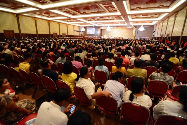 TT. Thích Nhật Từ nhận bằng tiến sĩ danh dự của trường đại học Mahachulalongkorn - Thái Lan