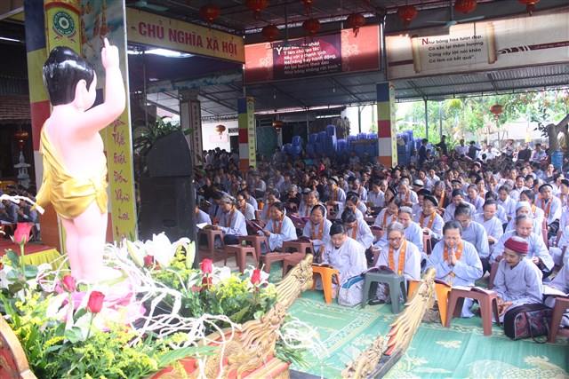 Thanh Hóa: Diễu hành xe đạp mừng Phật đản sinh