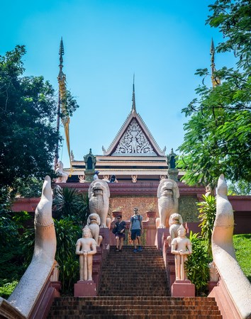 Cambodia: Ngôi Cổ Tự Wat Phnom gắn liền với tên tuổi của thủ đô Phnôm Pênh