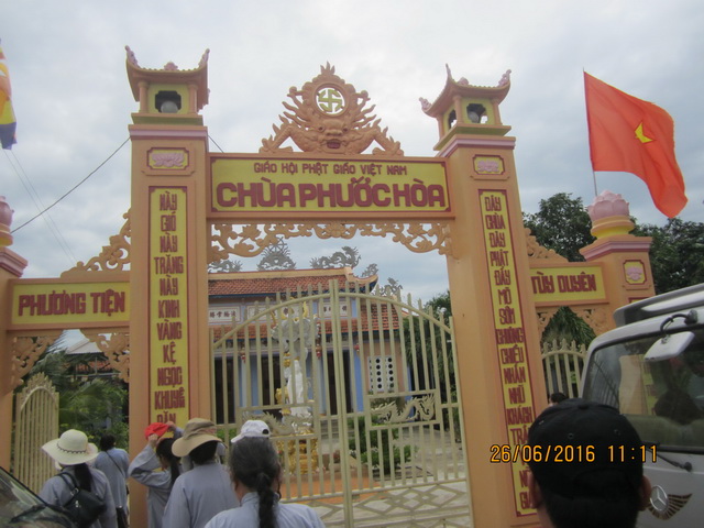 Phật tử thiện nguyện thị xã Ninh Hòa hành hương cúng dường An cư kiết hạ.
