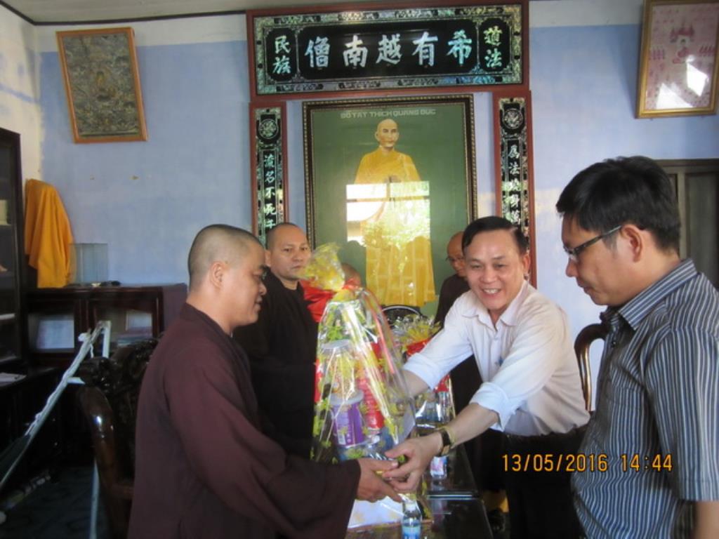 Lãnh đạo chính quyền tỉnh Khánh Hòa thăm Phật giáo thị xã Ninh Hòa