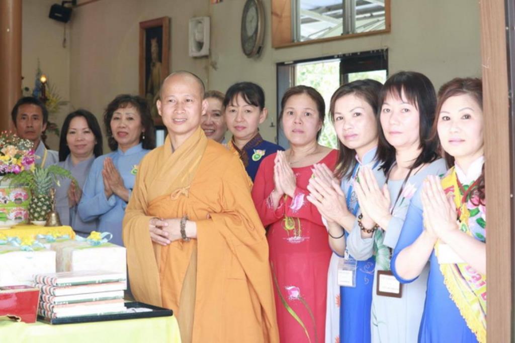 Nhật Bản: Chùa Đại Nam Himejishi Shigocho Sakammoto tổ chức Đại lễ Phật đản PL.2560