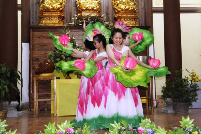 Đại lễ Phật đản tại hai huyện miền núi Khánh Vĩnh và Khánh Sơn