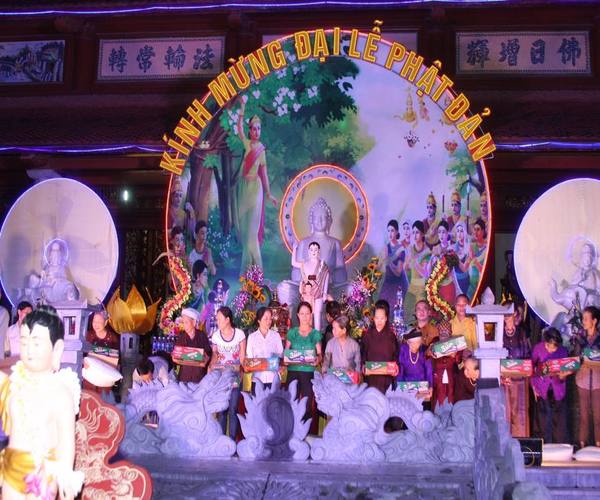 Thanh Hóa: Phật giáo Nông Cống kính mừng Phật đản PL: 2560