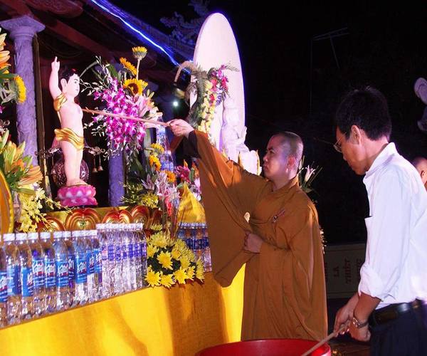 Thanh Hóa: Phật giáo Nông Cống kính mừng Phật đản PL: 2560