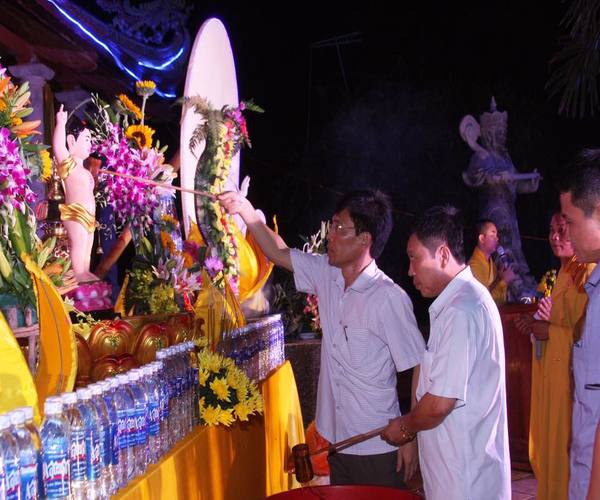 Thanh Hóa: Phật giáo Nông Cống kính mừng Phật đản PL: 2560