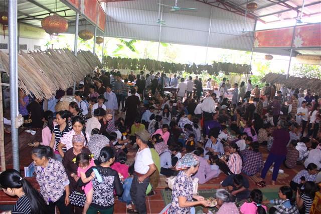 Thanh Hóa: Diễu hành xe đạp mừng Phật đản sinh
