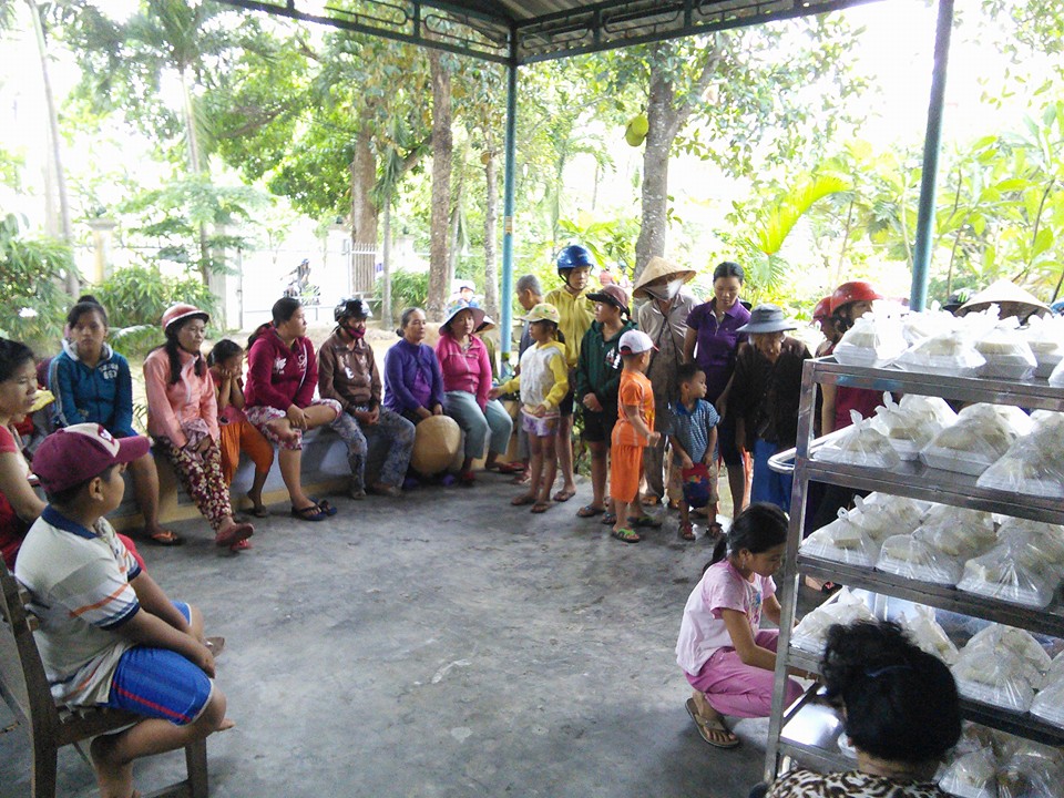 Khánh Hòa: Chùa Sắc tứ Minh Thiện phát tặng 600 hộp cơm chay