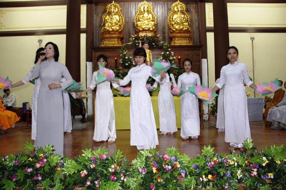 Đại lễ Phật đản tại hai huyện miền núi Khánh Vĩnh và Khánh Sơn