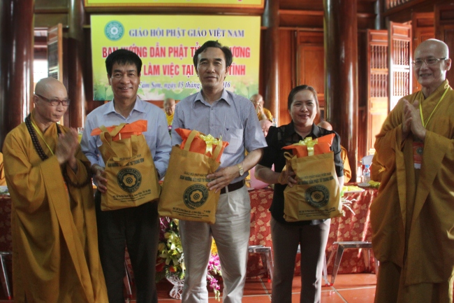 Ban Hướng dẫn Phật tử Trung ương thăm và làm việc tại Hà Tĩnh