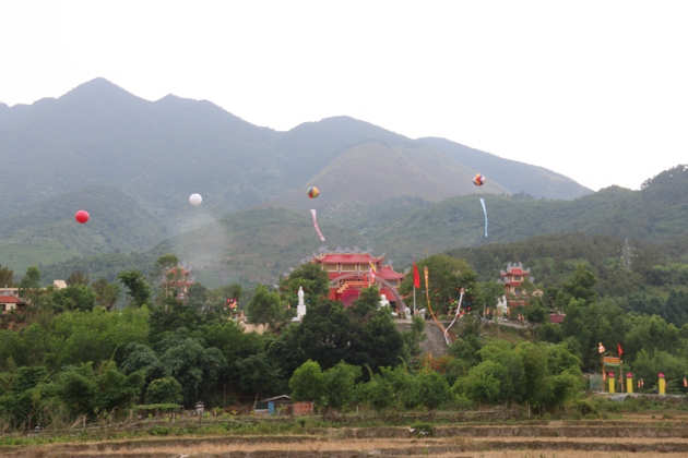 Đà Nẵng: Lễ an vị tôn tượng Phật Ngọc hòa bình thế giới tại chùa Nam Hải