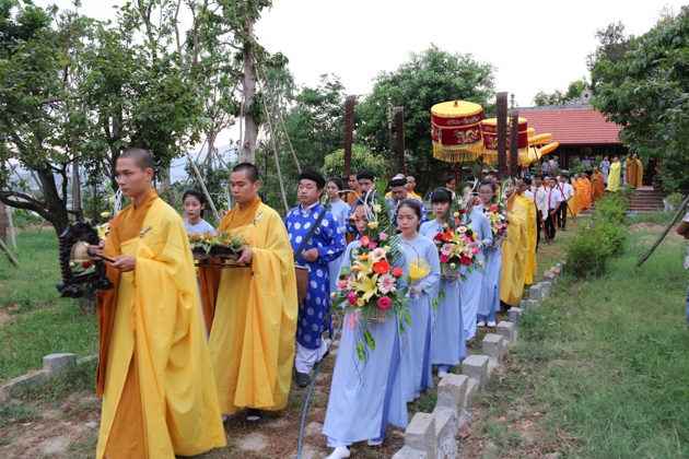 Đà Nẵng: Lễ an vị tôn tượng Phật Ngọc hòa bình thế giới tại chùa Nam Hải