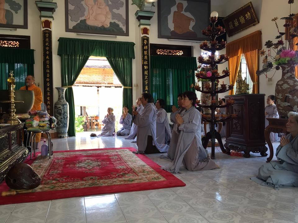 Khánh Hòa: Phật tử Nha Trang cúng dường Trường hạ PL.2560