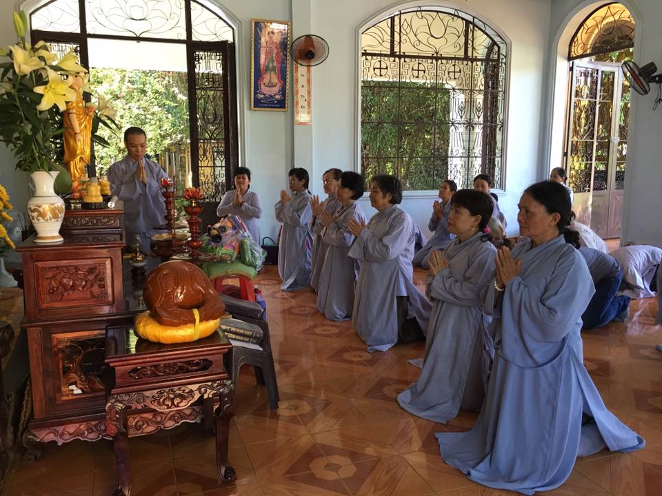 Khánh Hòa: Phật tử Nha Trang cúng dường Trường hạ PL.2560